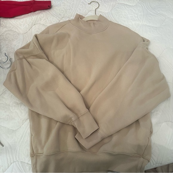 Aritzia TNA cozy fleece mock neck sweatshirt - Picture 1 of 3